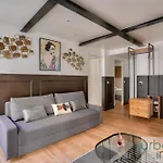 13 Luxury Flat Eiffel Design 2