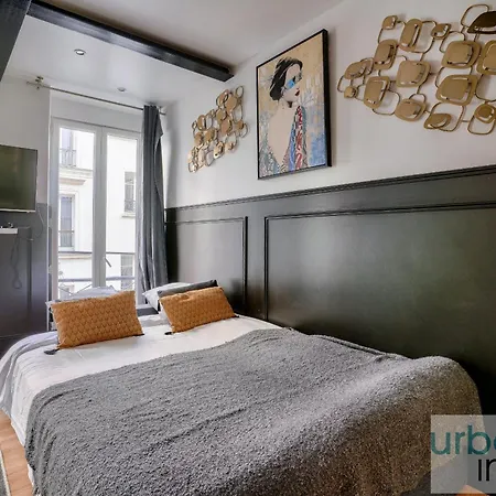 13 Luxury Flat Eiffel Design 2 Paryż
