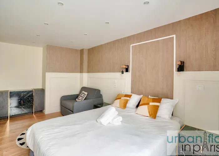 13 Luxury Flat Eiffel Design 2 Appartement Parijs